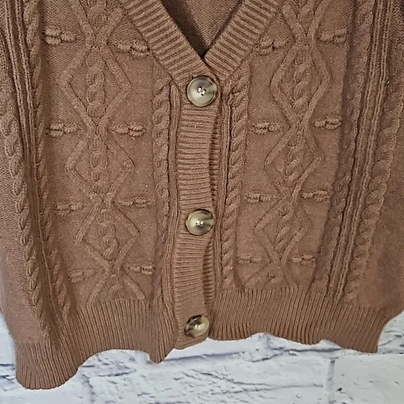 Jessica Simpson sweater vest - Picture 2 of 6